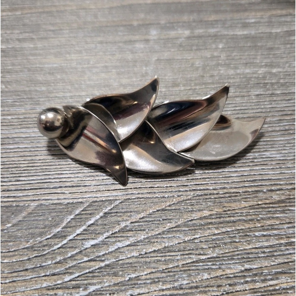 Vintage Silver Tone Leaf Brooch 2.5 inches